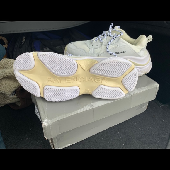Balenciaga Triple White - Picture 2 of 3